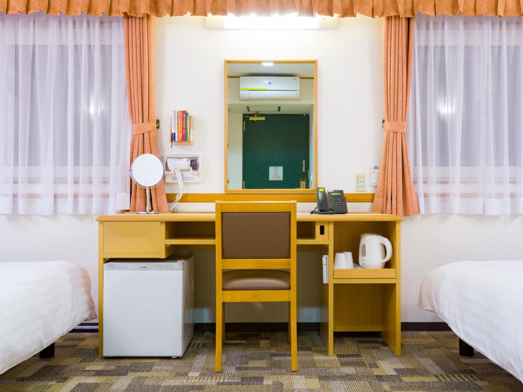 Toyoko Inn Yonago Ekimae Exteriör bild